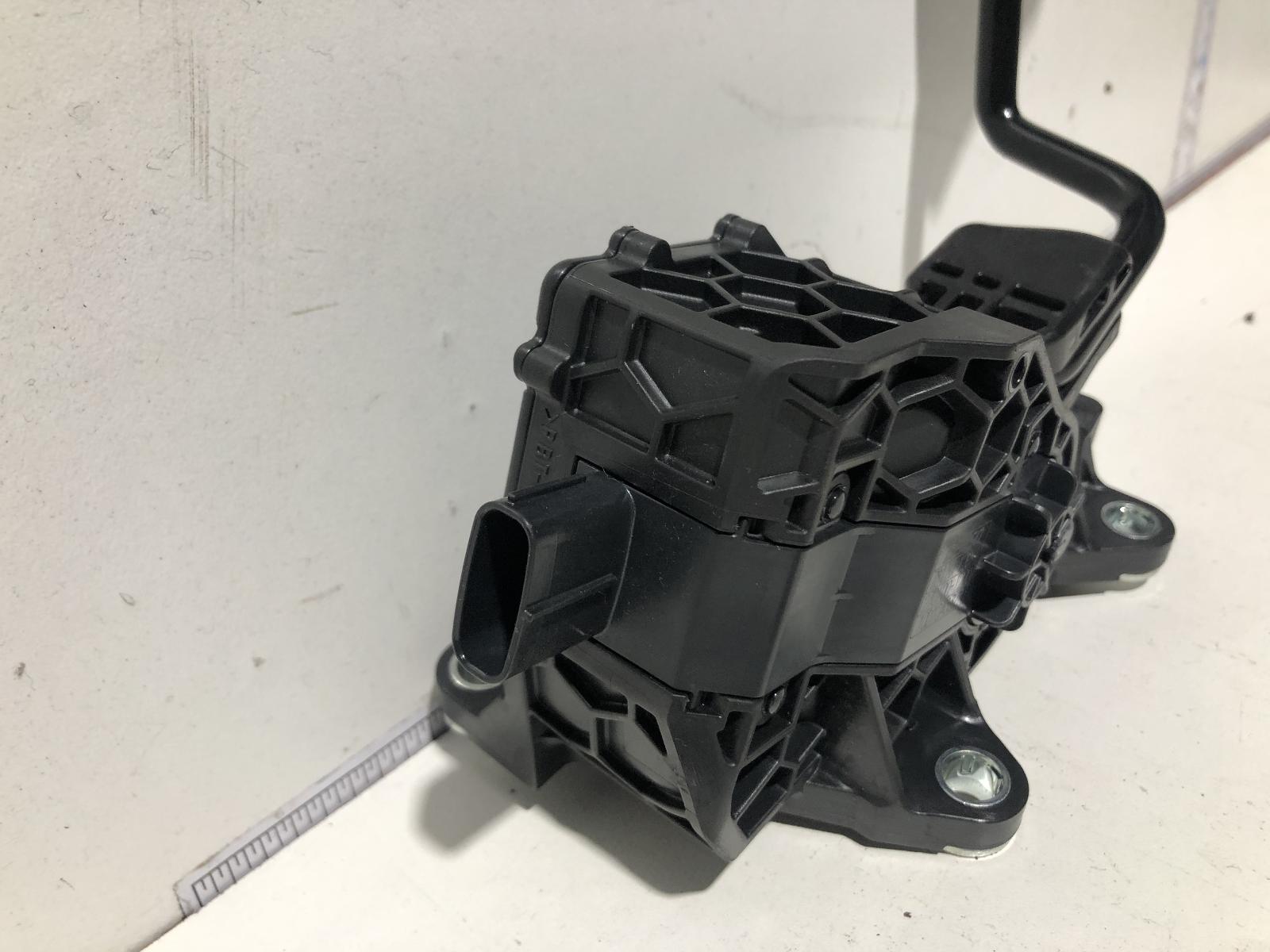 View Auto part Pedal Assembly Toyota Corolla 2020