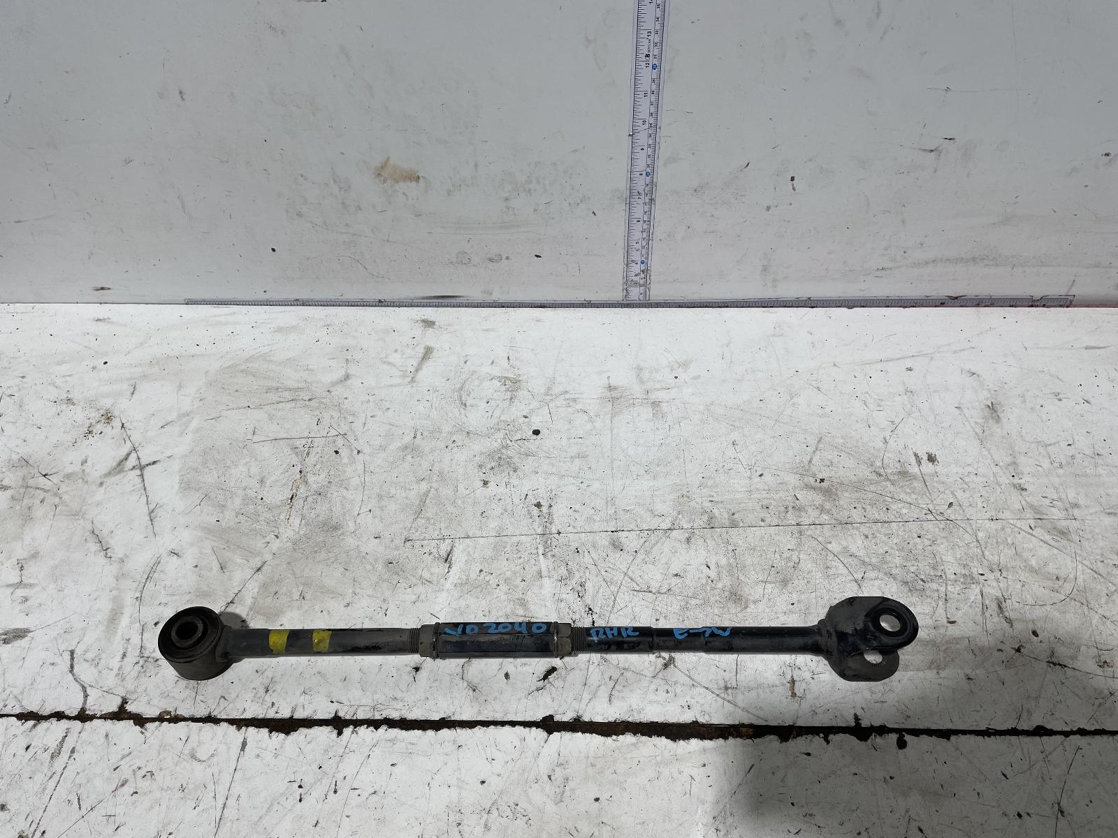View Auto part Right Rear Trailing Arm Toyota Kluger 2012