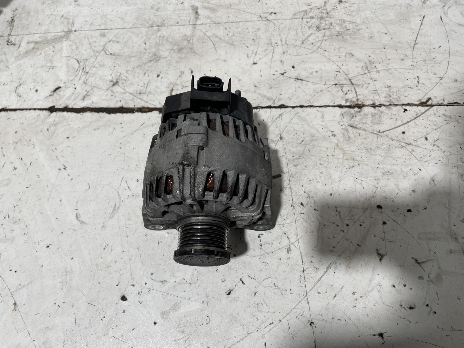 View Auto part Alternator Nissan Pulsar 2013