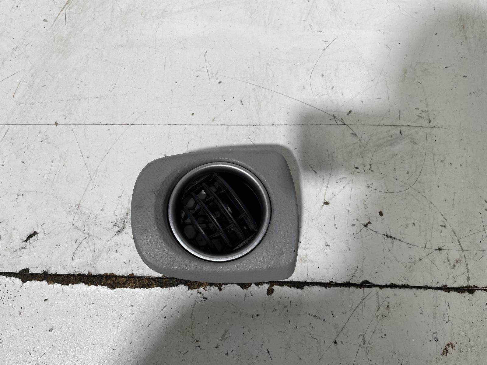 View Auto part Misc Toyota Yaris 2012