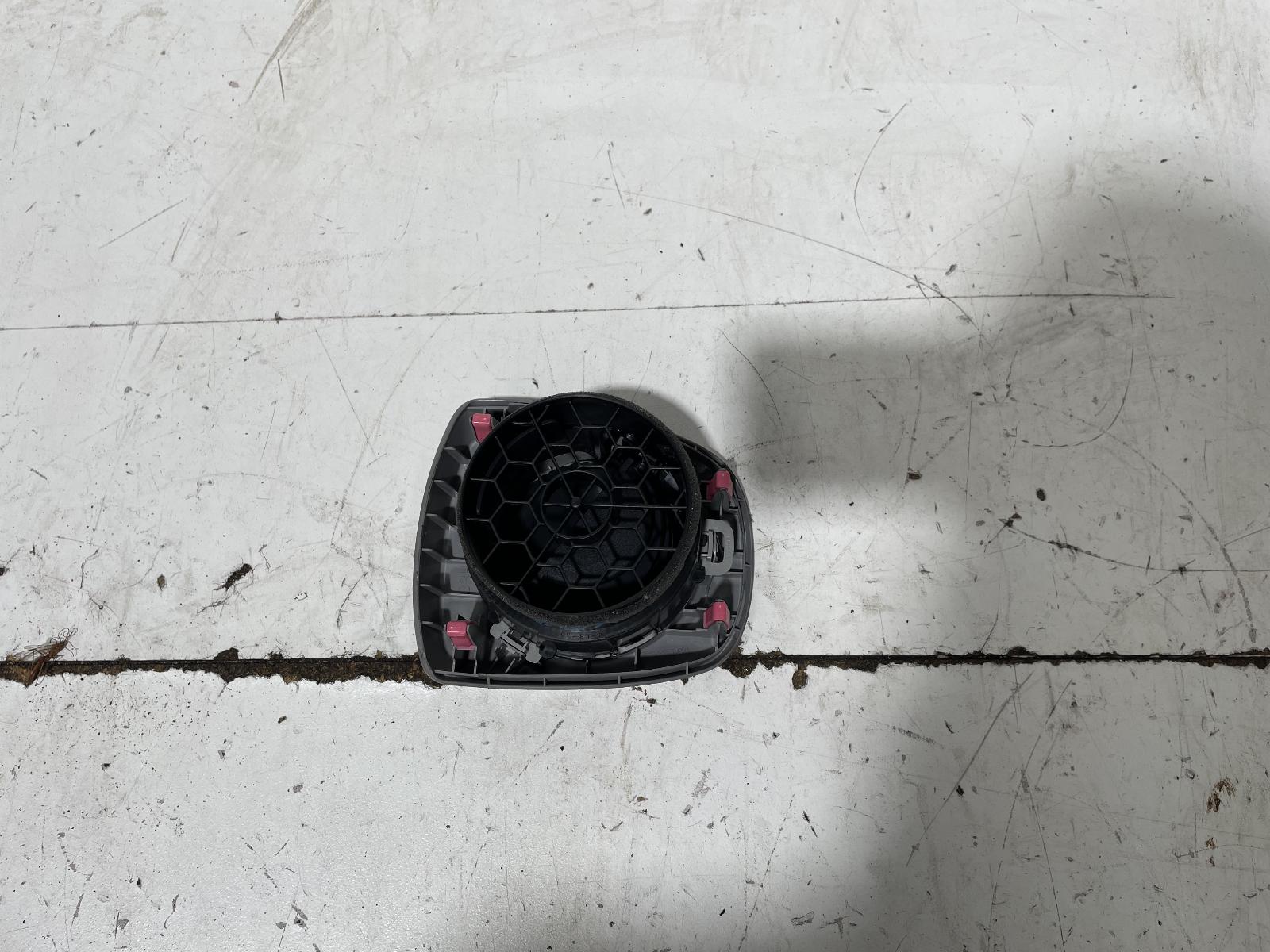 View Auto part Misc Toyota Yaris 2012