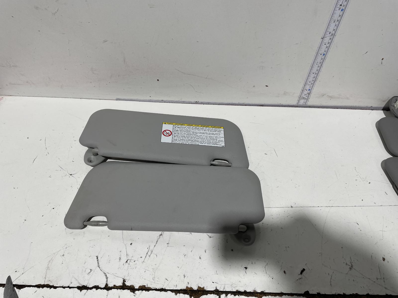 View Auto part Sunvisor Toyota Yaris 2012