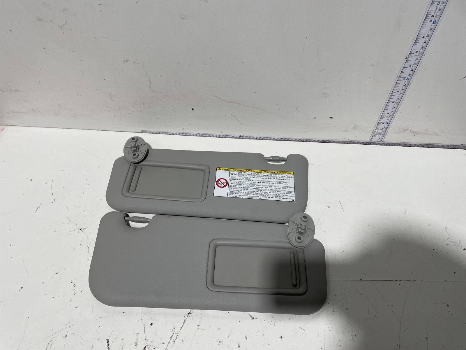 View Auto part Sunvisor Toyota Yaris 2012