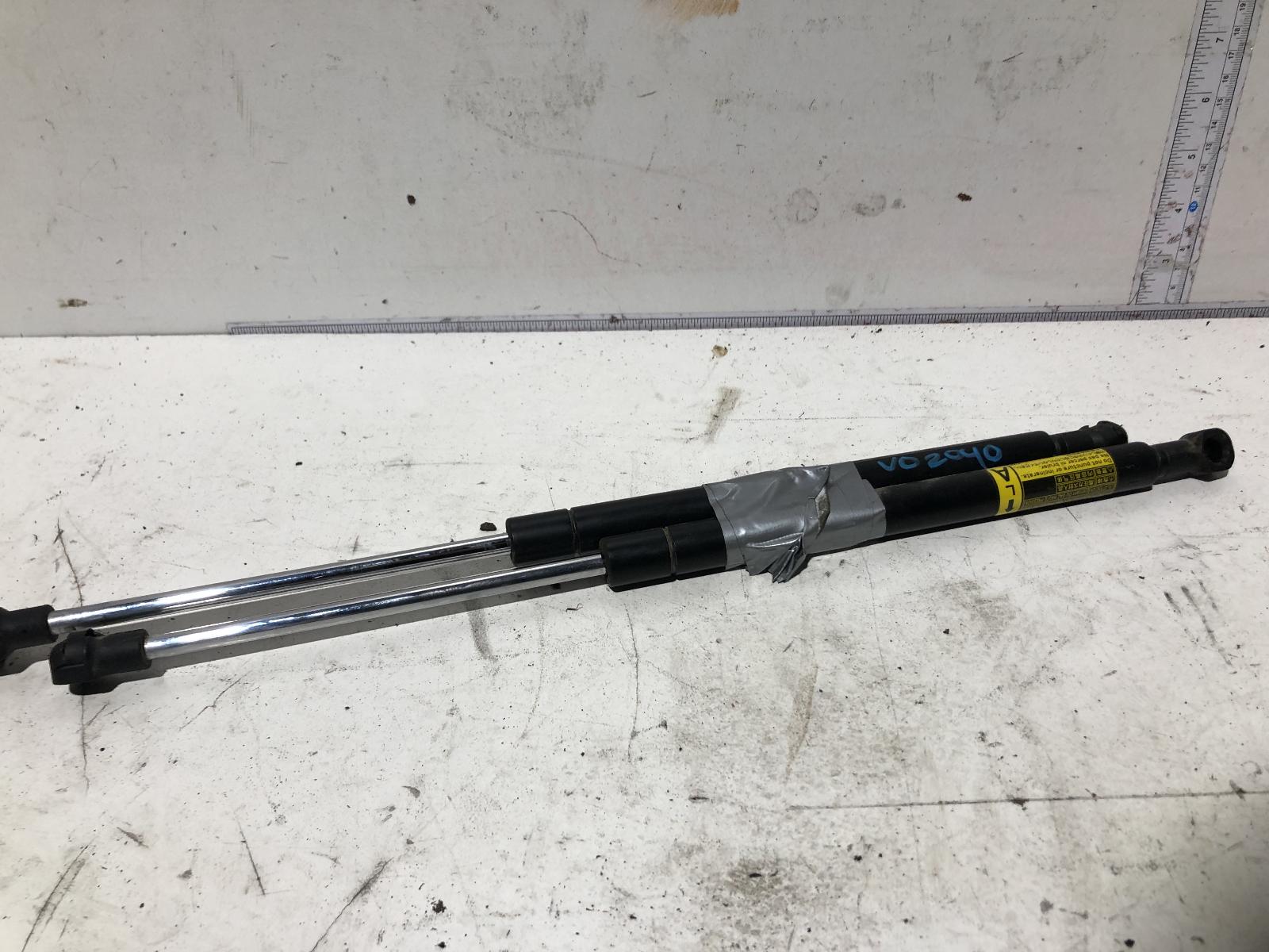 View Auto part Hatch Strut Toyota Kluger 2012