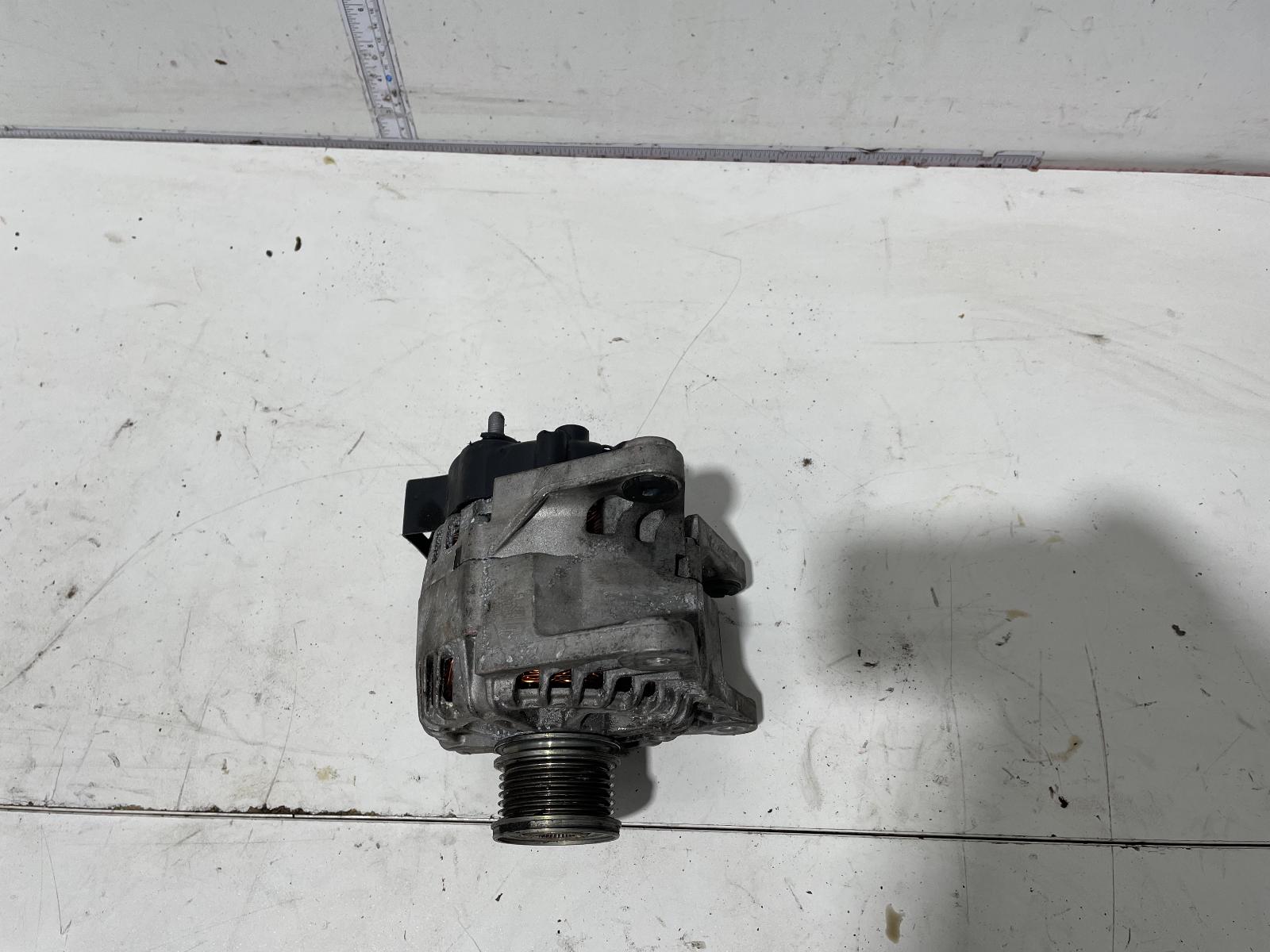 View Auto part Alternator Nissan Pulsar 2013