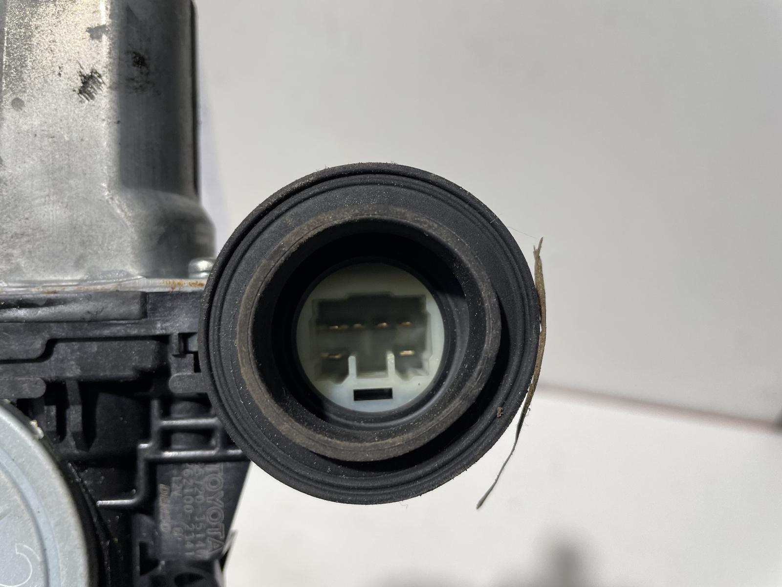 View Auto part Right Rear Wnd Reg/Motor Toyota Kluger 2012