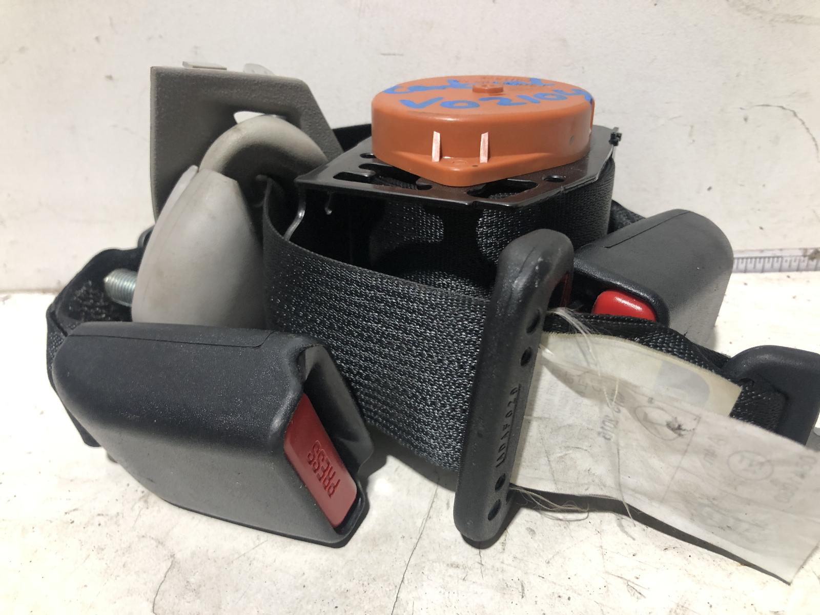 View Auto part Seatbelt/Stalk Toyota Prius 2015