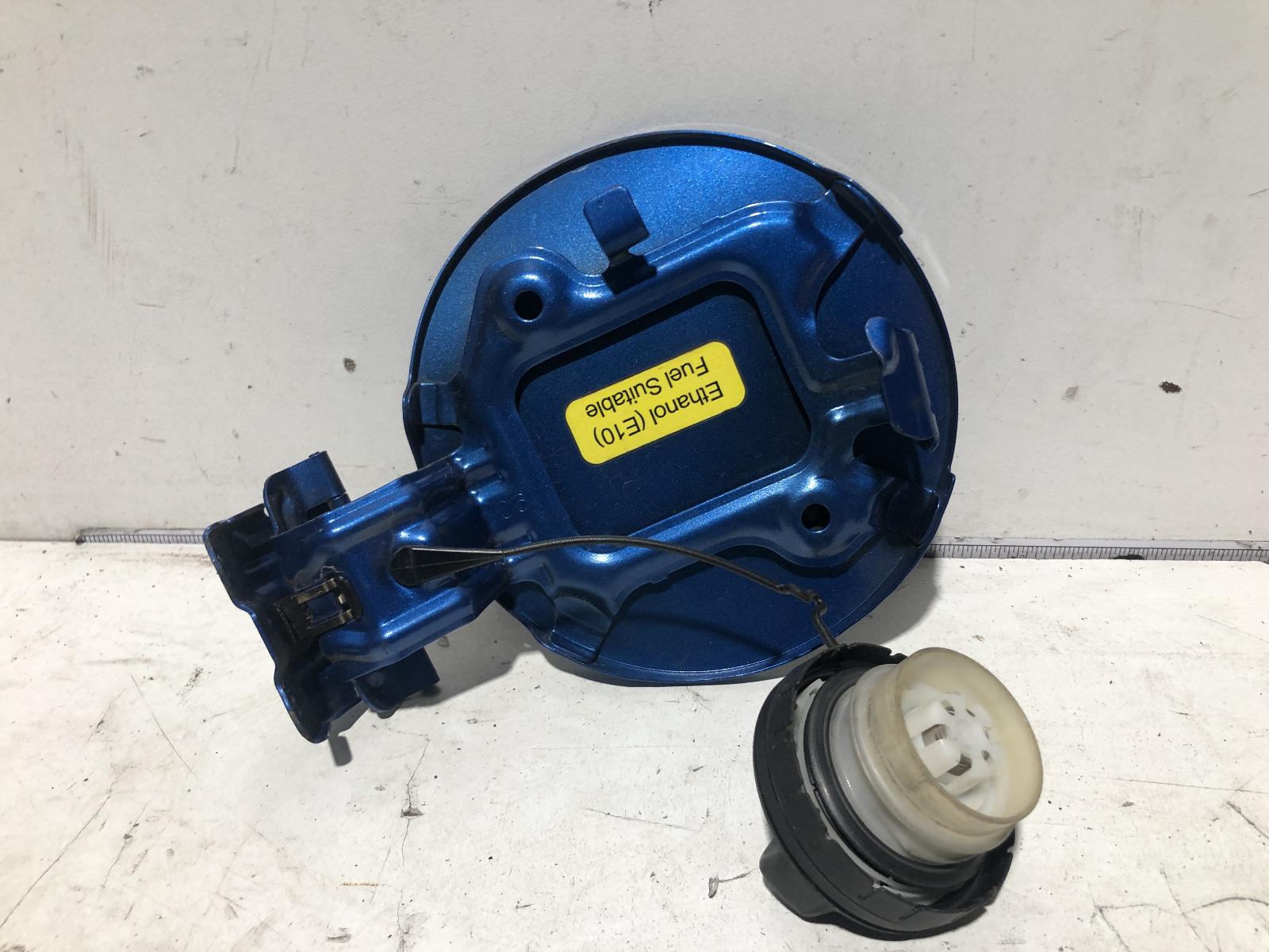 View Auto part Fuel Door / Filler Toyota Prius 2015