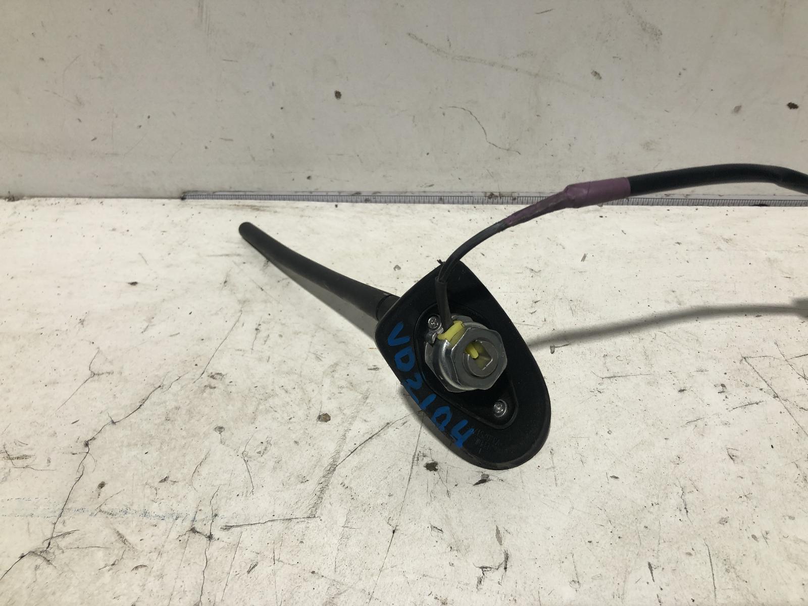 View Auto part Antenna Toyota Prius 2015