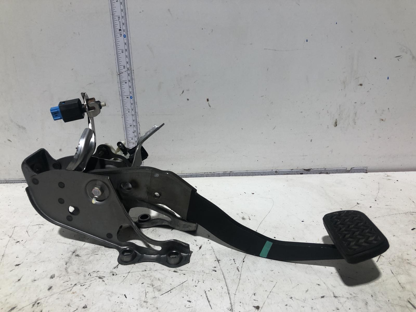 View Auto part Pedal Assembly Toyota Prius 2015