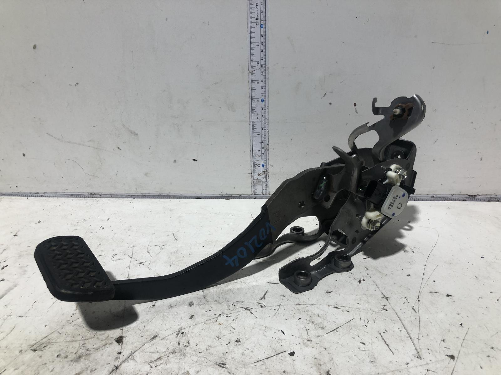 View Auto part Pedal Assembly Toyota Prius 2015