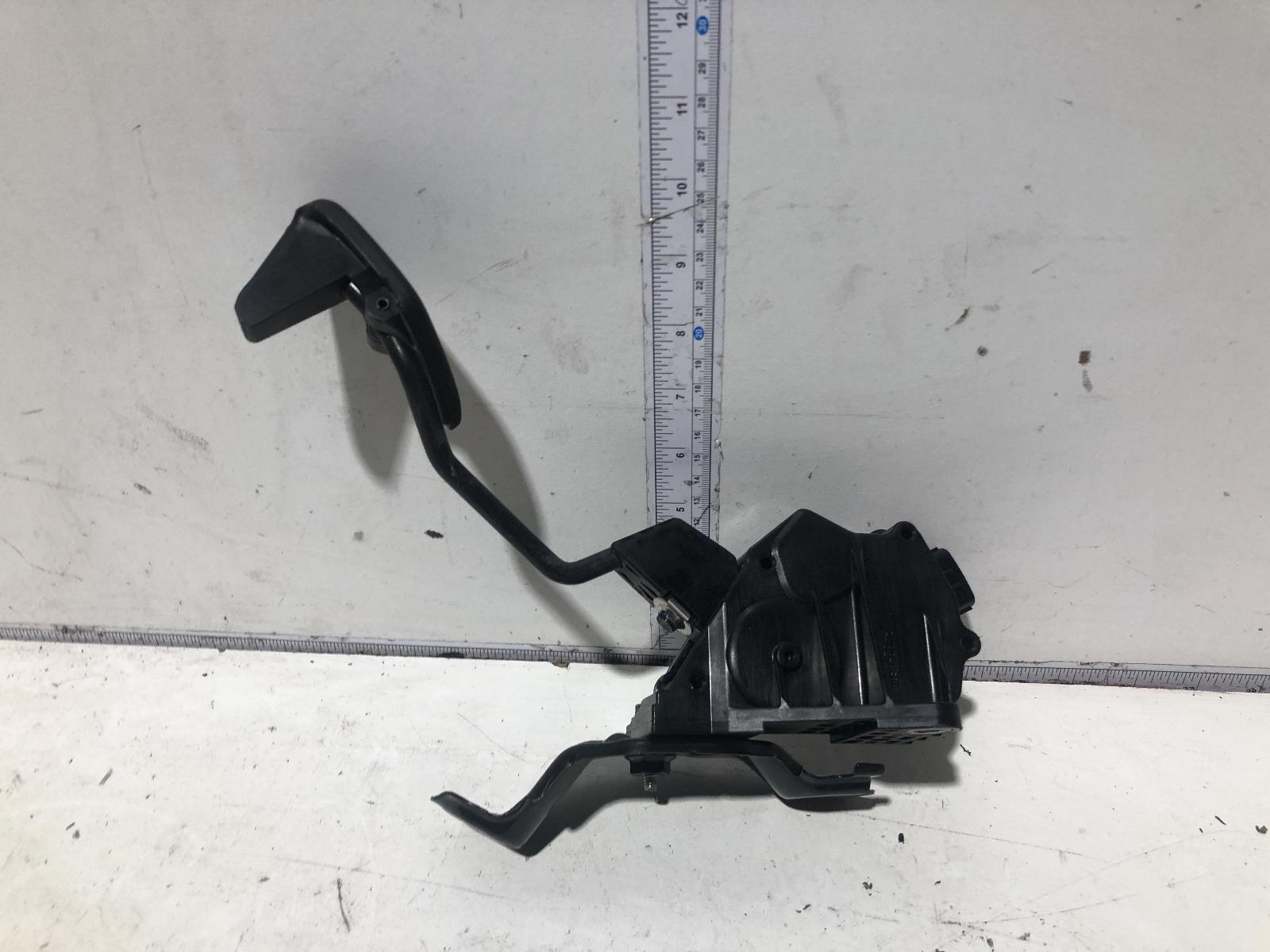 View Auto part Pedal Assembly Toyota Prius 2015
