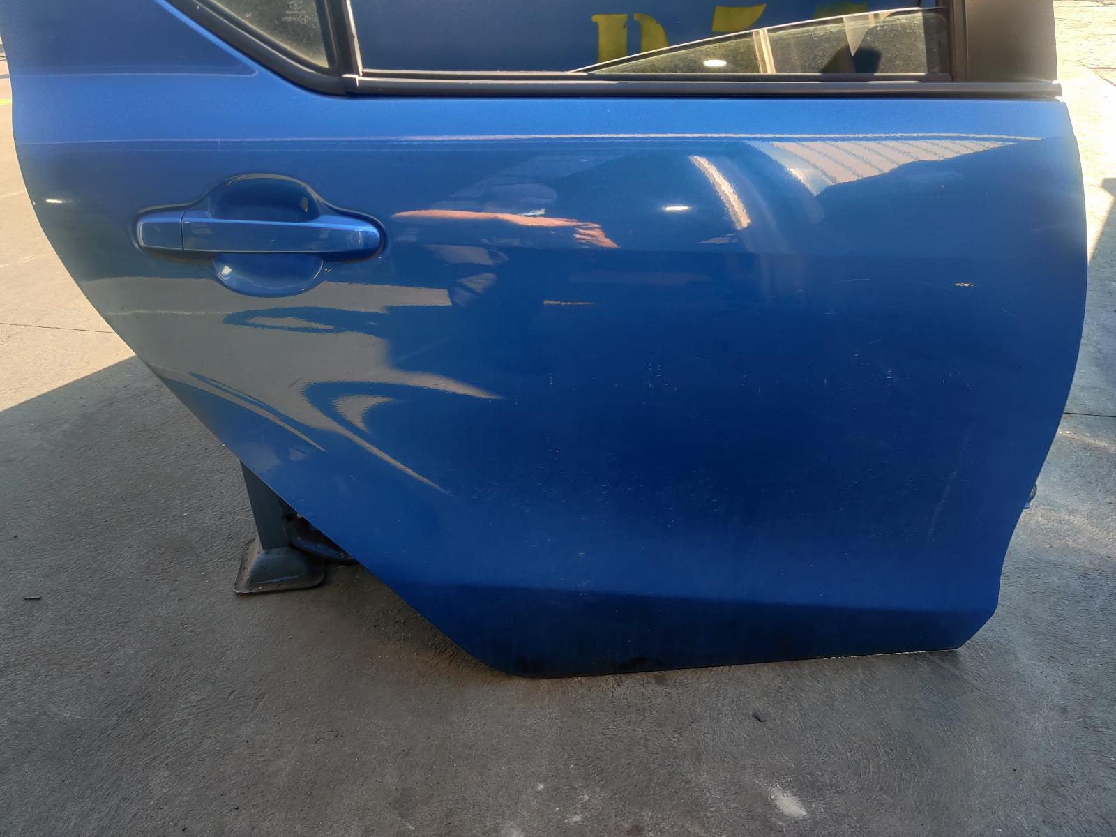 View Auto part Right Rear Door Sliding Toyota Prius 2015