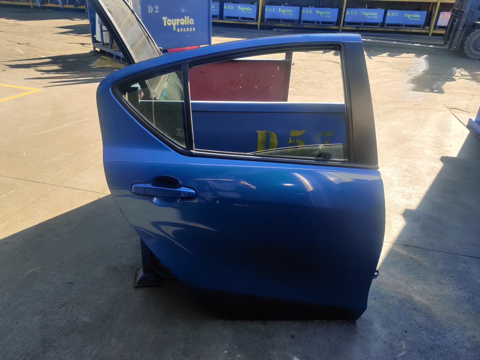 View Auto part Door/Boot/Gate Lock Toyota Prius 2015