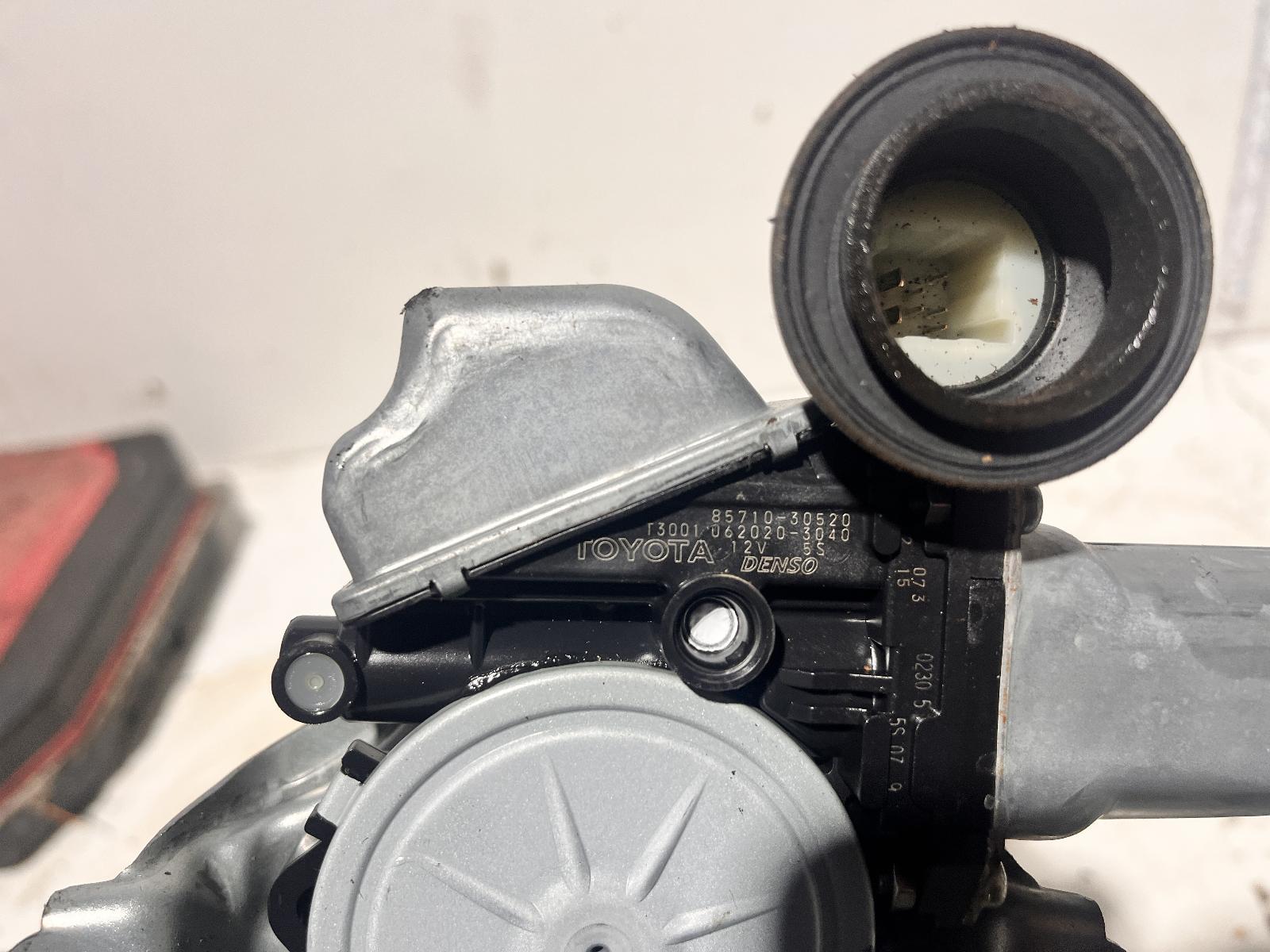 View Auto part Right Front Window Reg/Motor Toyota Prius 2015