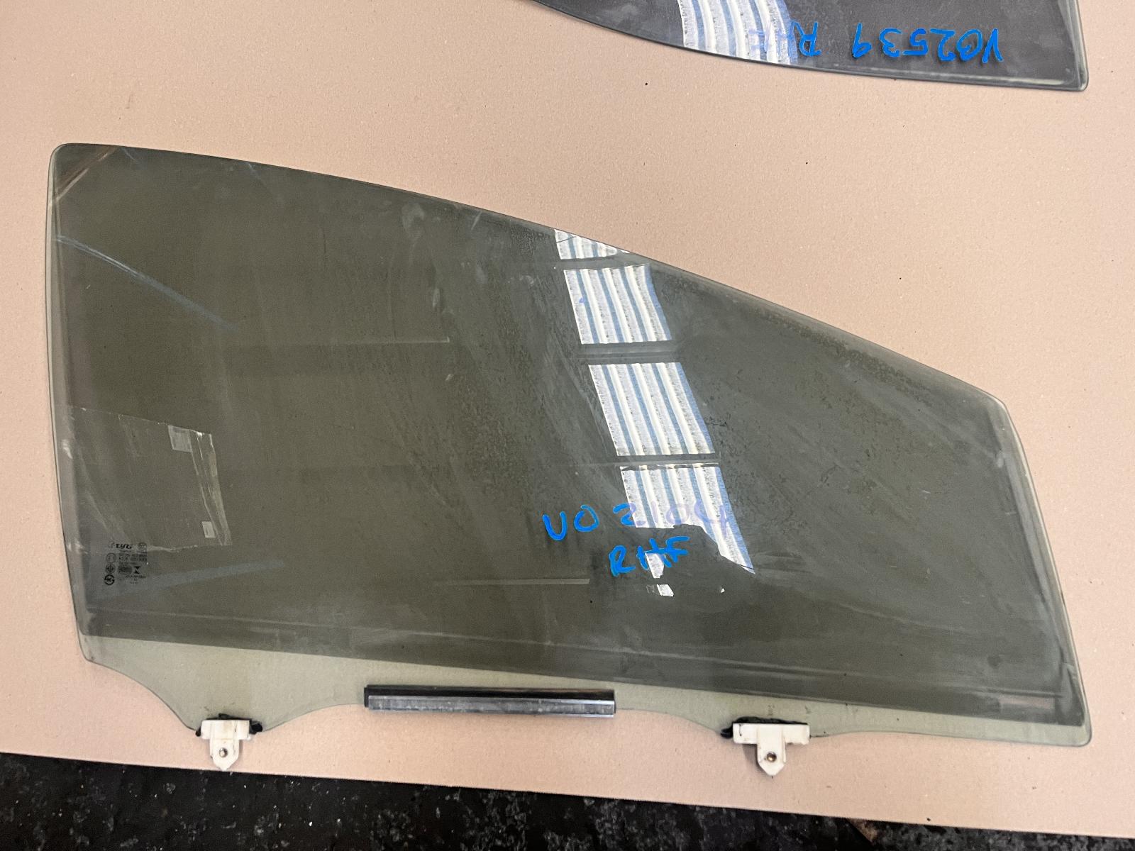 View Auto part Right Front Door Window Toyota Prius 2015