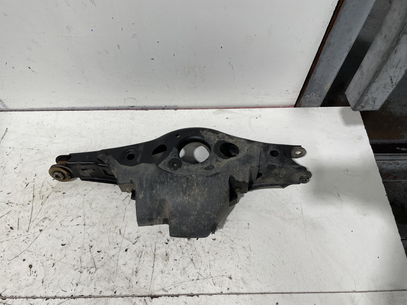 View Auto part Right Rear Trailing Arm Toyota Rav4 2016