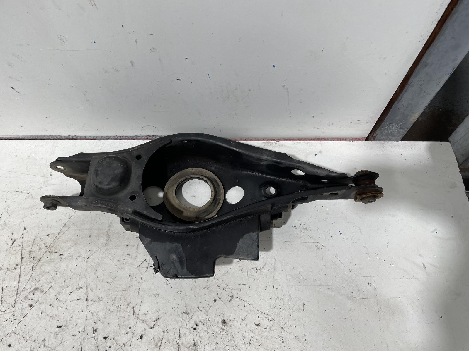 View Auto part Right Rear Trailing Arm Toyota Rav4 2016