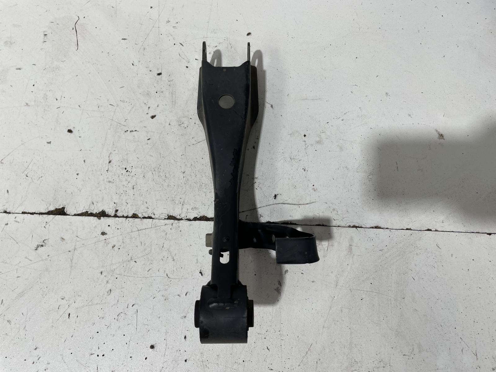 View Auto part Left Rear Trailing Arm Toyota 86 2014