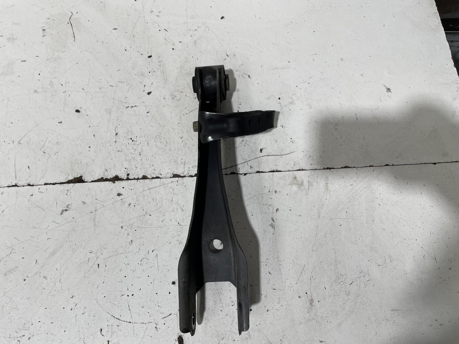View Auto part Left Rear Trailing Arm Toyota 86 2014