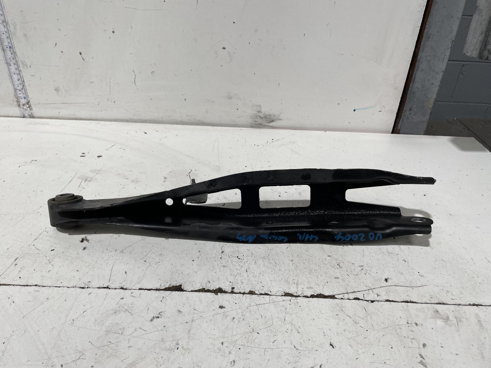 View Auto part Left Rear Trailing Arm Toyota 86 2014