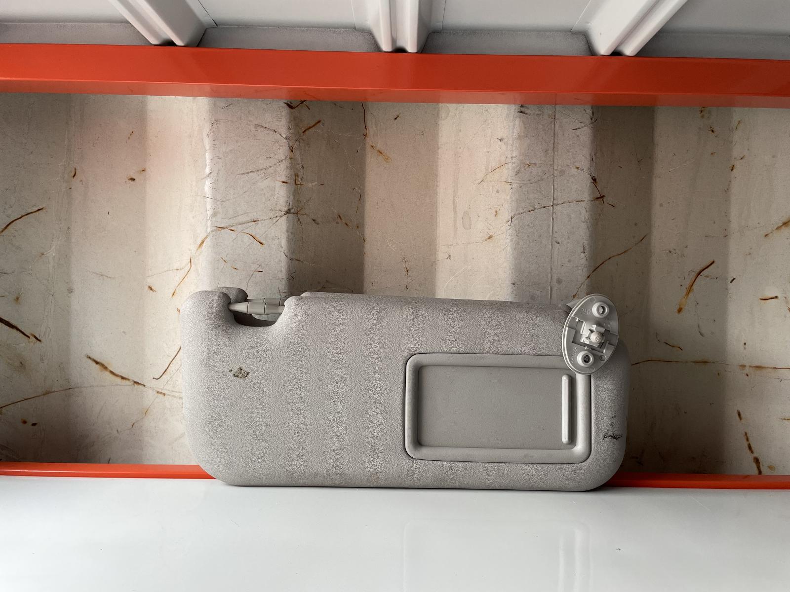 View Auto part Sunvisor Toyota Yaris 2012