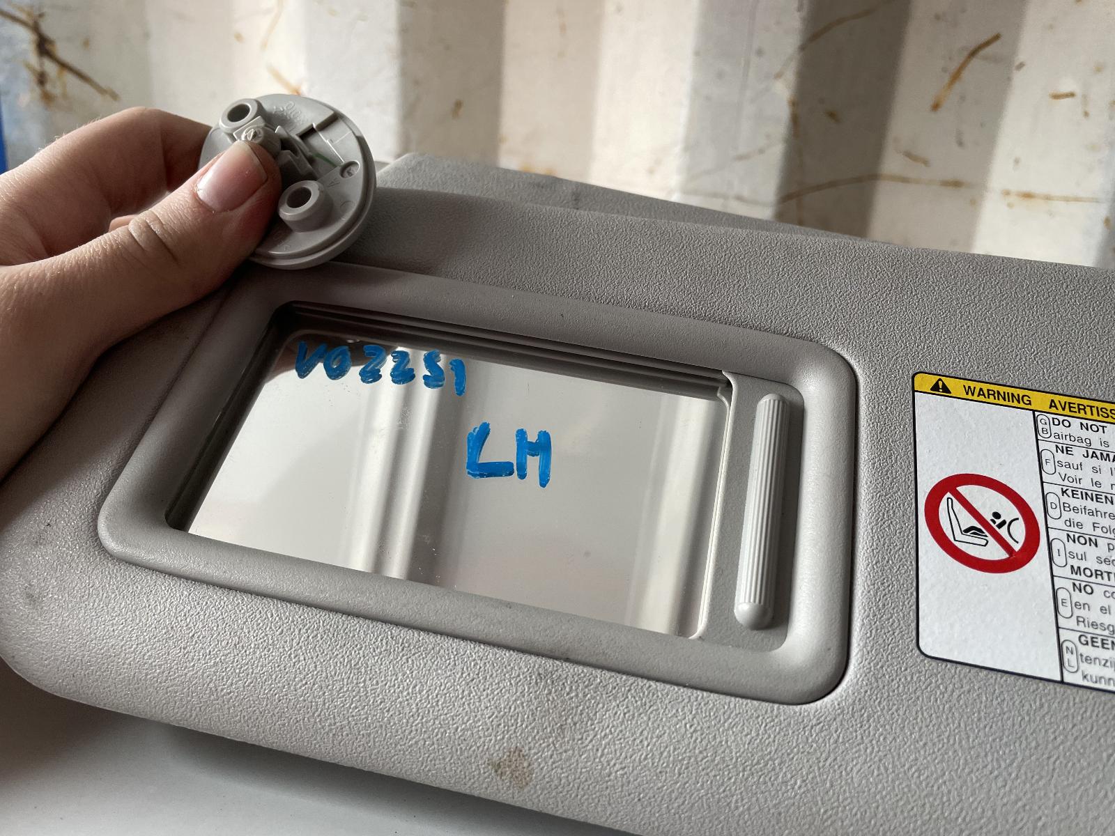 View Auto part Sunvisor Toyota Yaris 2012