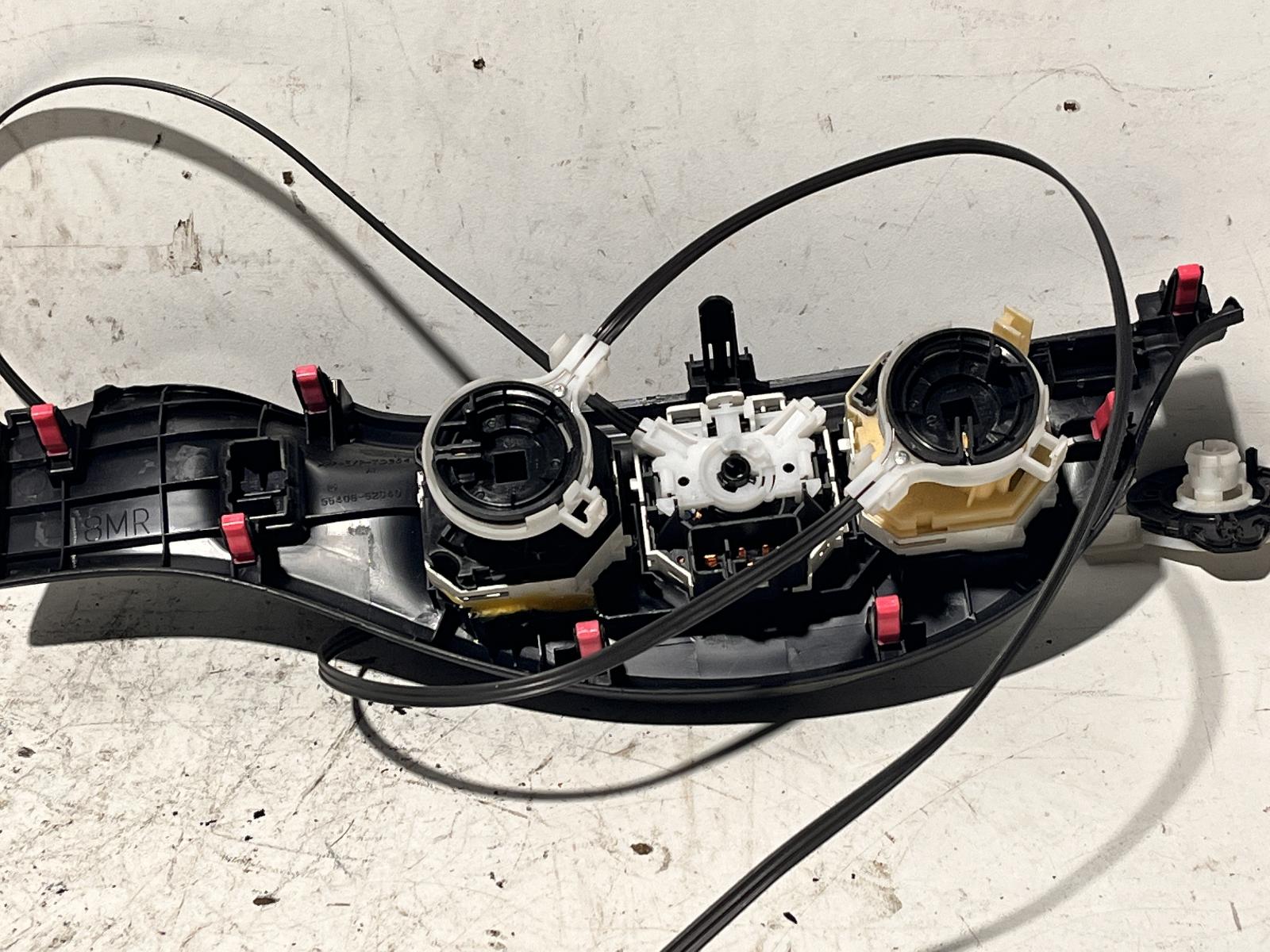 View Auto part Heater/Ac Controls Toyota Yaris 2012