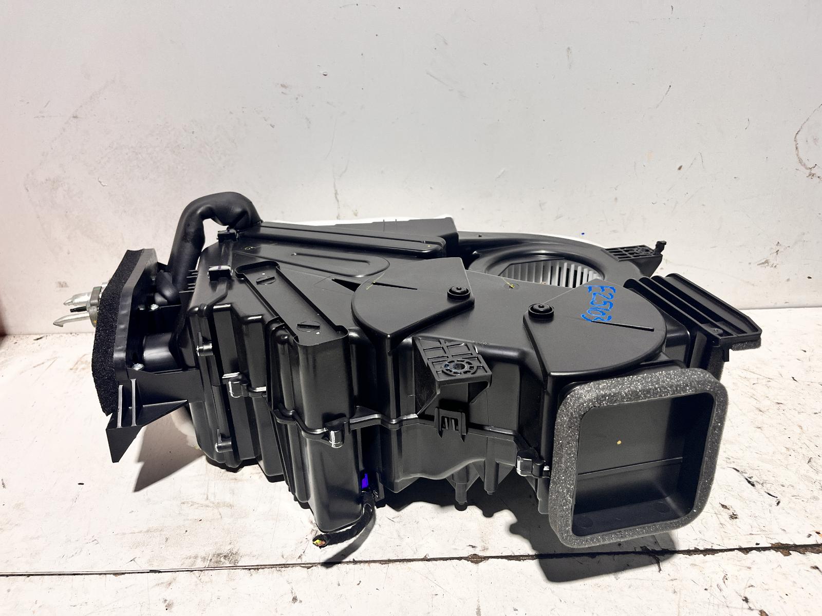 View Auto part Heater Core/Box Ford Everest 2021