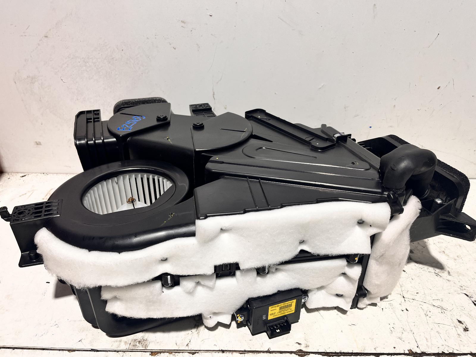 View Auto part Heater Core/Box Ford Everest 2021