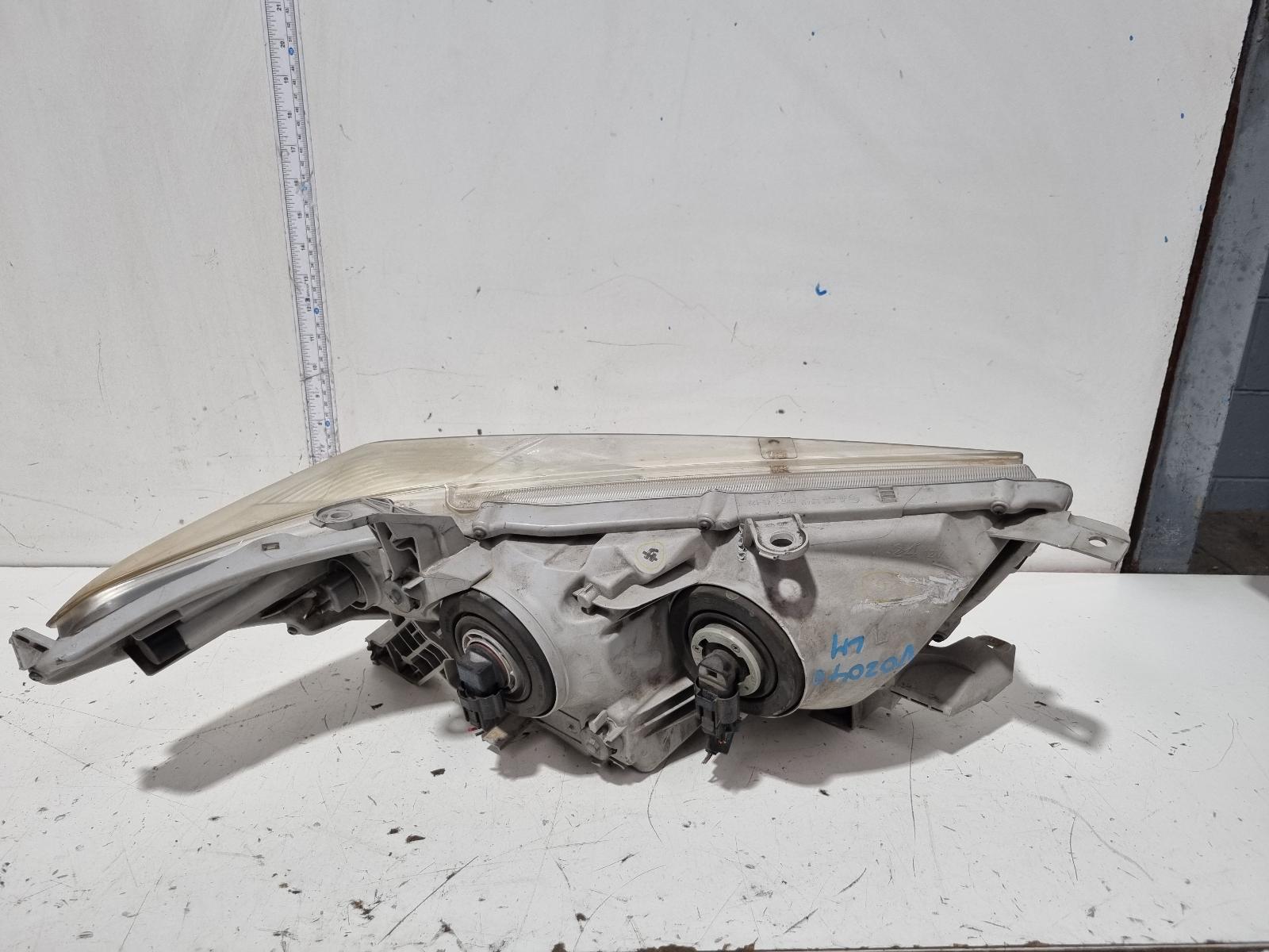 View Auto part Left Headlamp Toyota Kluger 2012