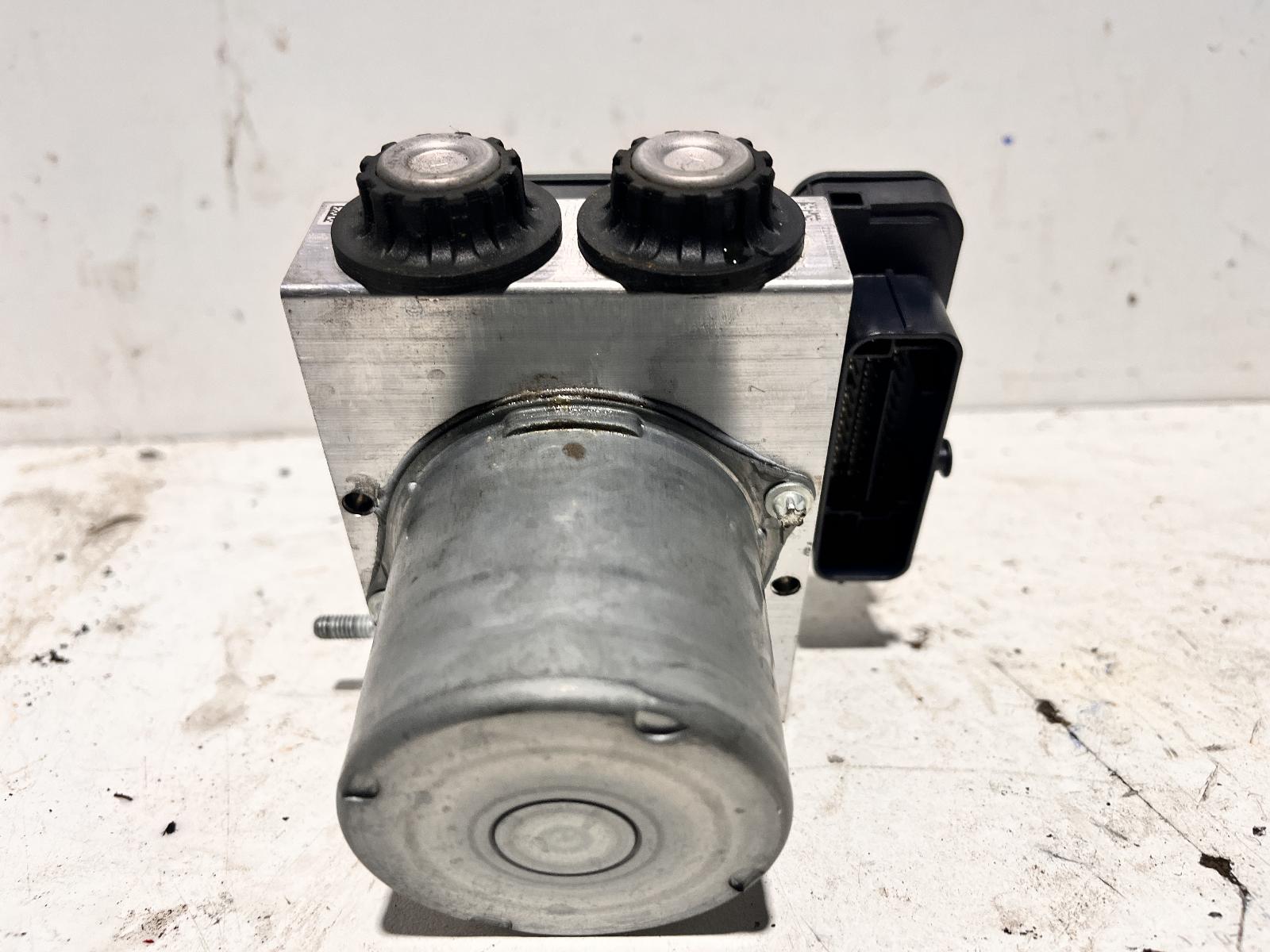 View Auto part Abs Pump/Modulator Ford Everest 2021