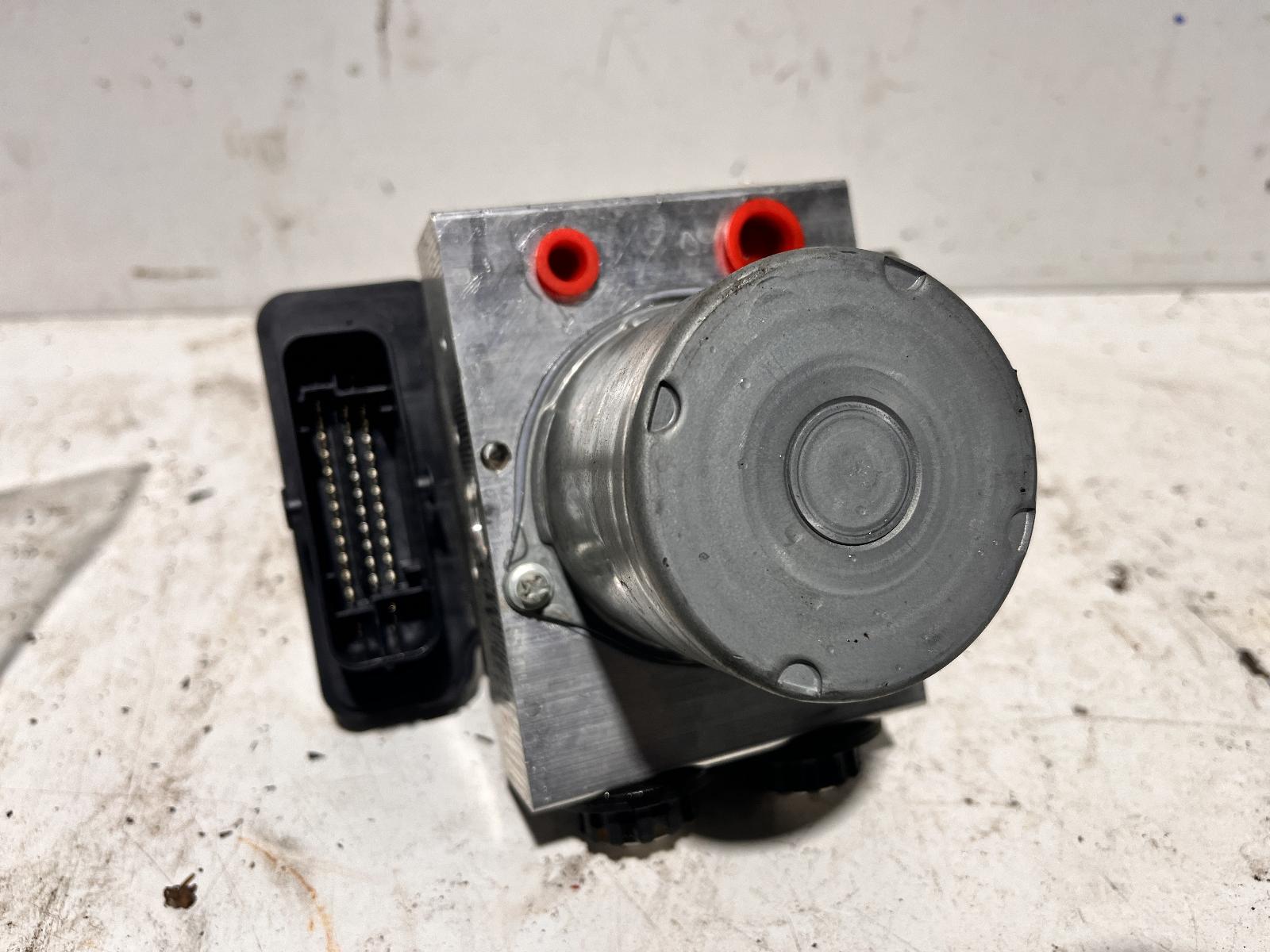View Auto part Abs Pump/Modulator Ford Everest 2021