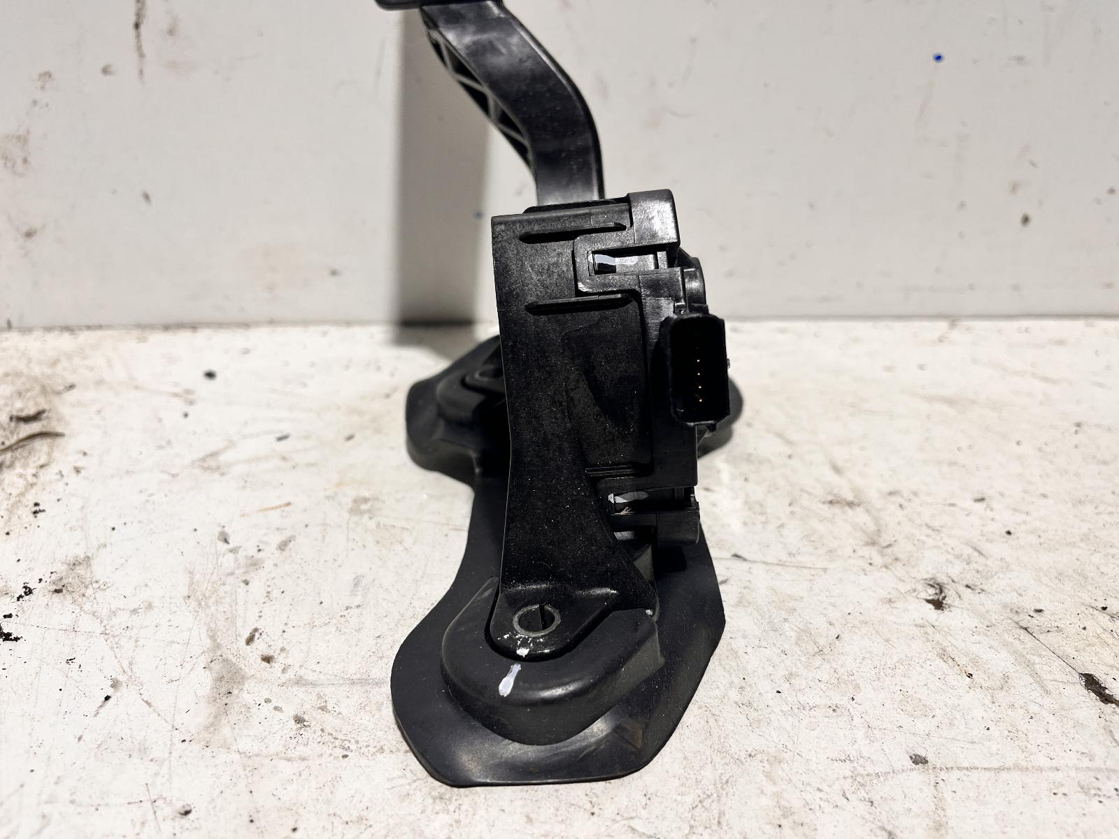 View Auto part Pedal Assembly Ford Everest 2021