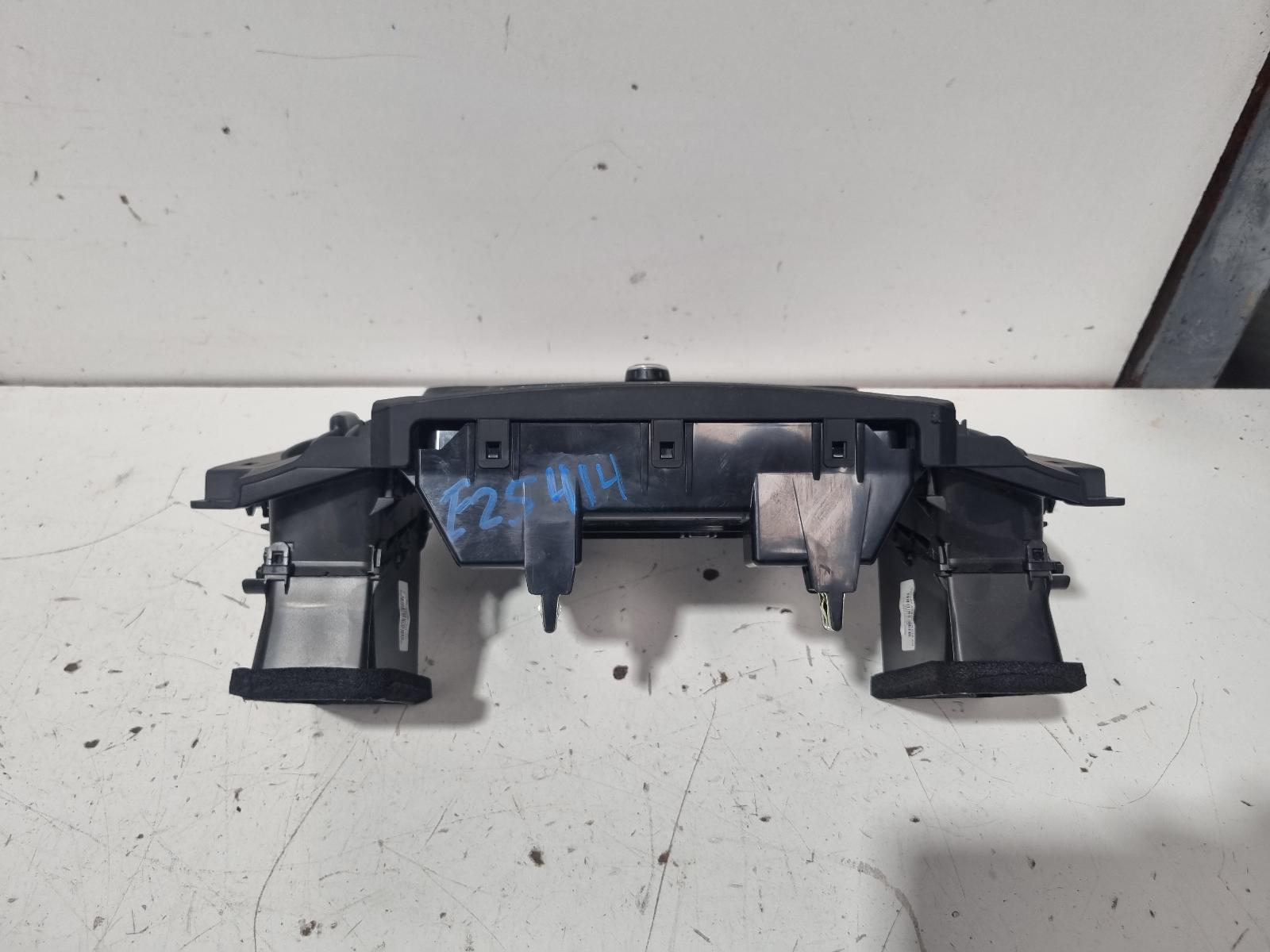 View Auto part Radio/Cd/Dvd/Sat/Tv Holden Colorado 2020