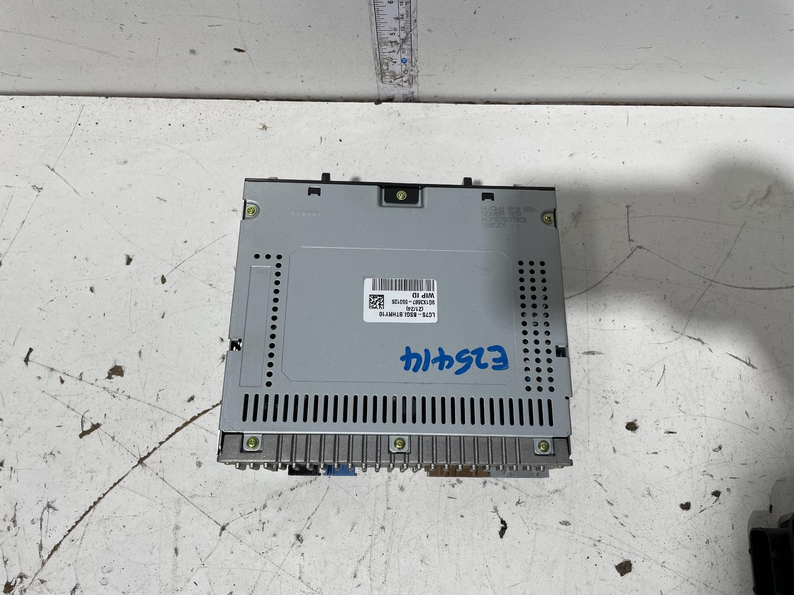 View Auto part Radio/Cd/Dvd/Sat/Tv Holden Colorado 2020