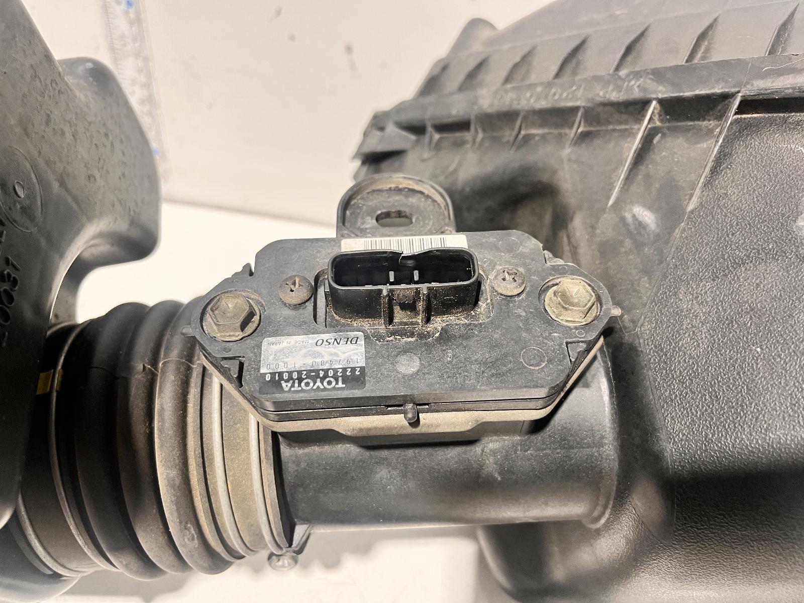 View Auto part Air Cleaner/Box Lexus Es300 (92-05) 1999