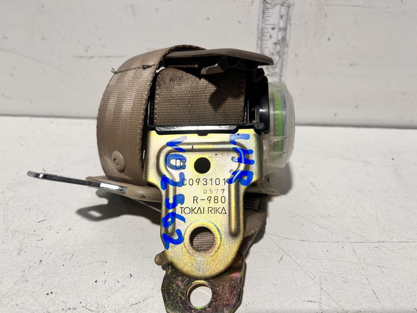 View Auto part Seatbelt/Stalk Lexus Es300 (92-05) 1999