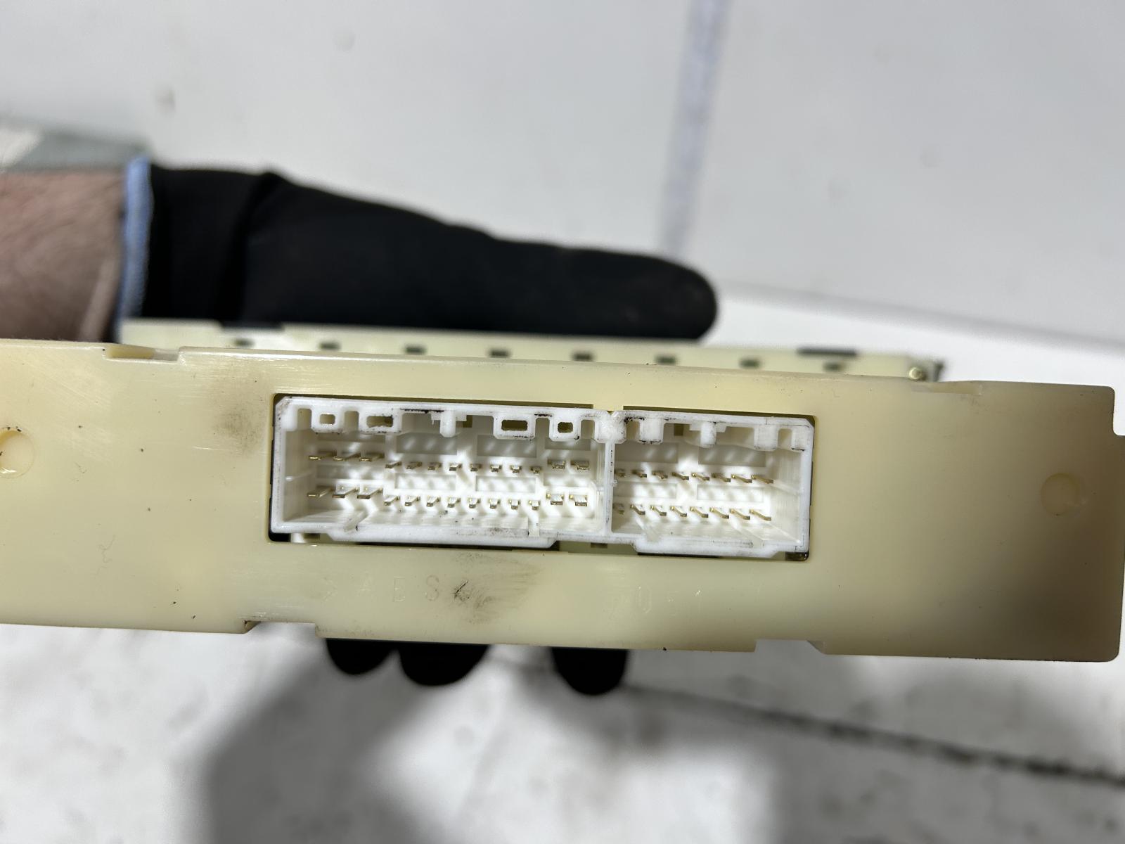 View Auto part Heater/Ac Controls Lexus Es300 (92-05) 1999