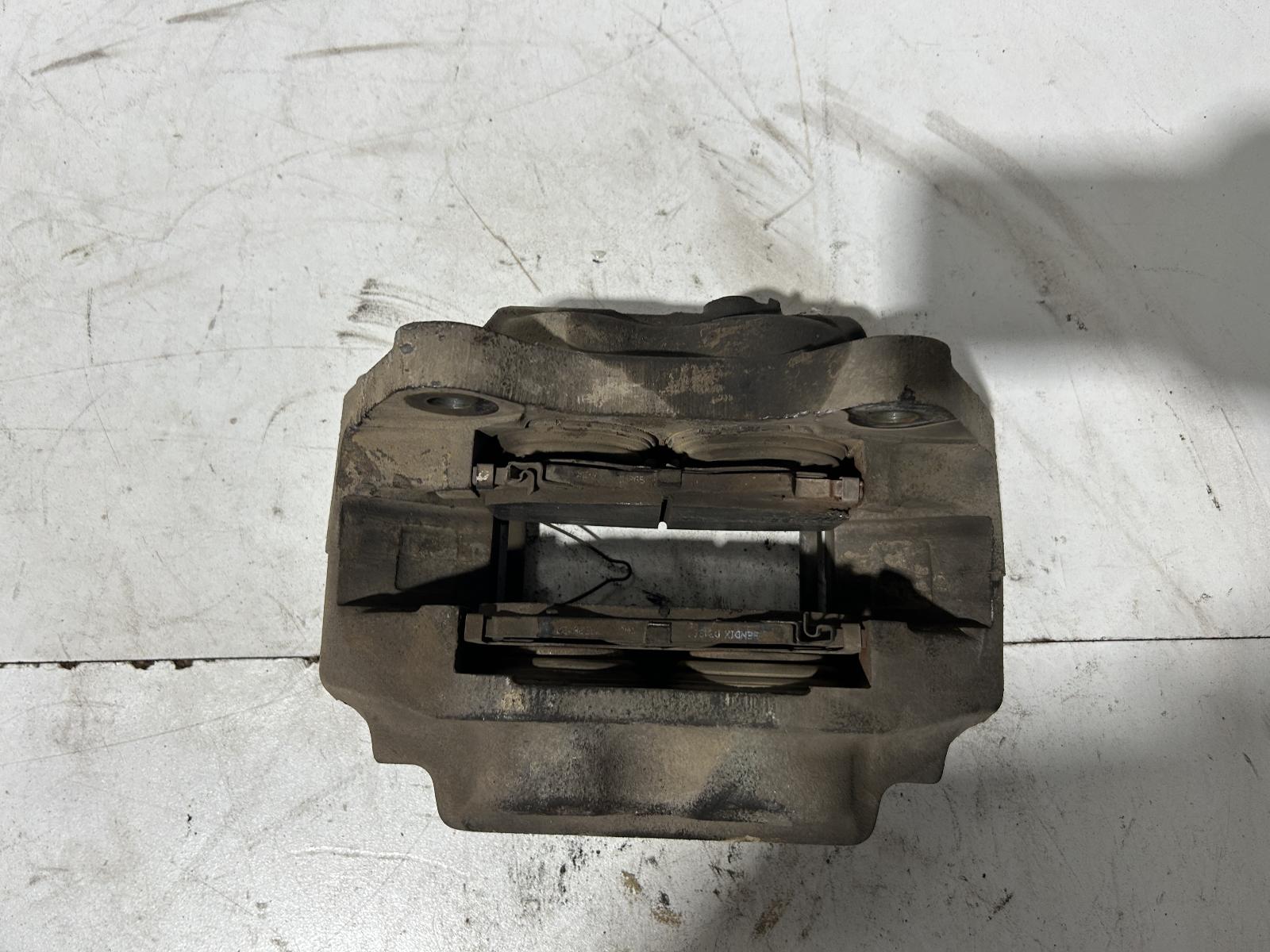 View Auto part Caliper Toyota Landcruiser 2004