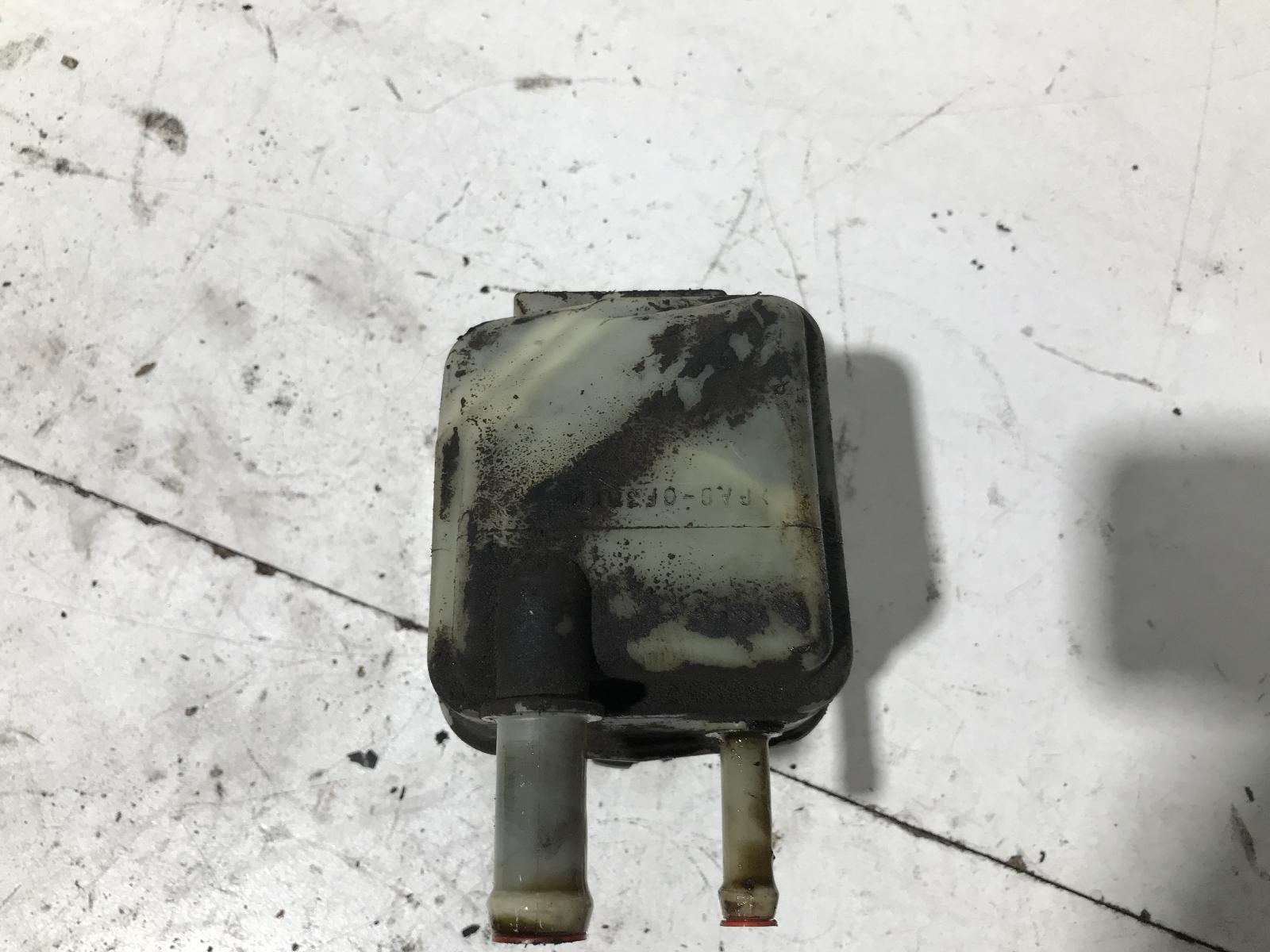 View Auto part P/S Reservoir Toyota Landcruiser 2004