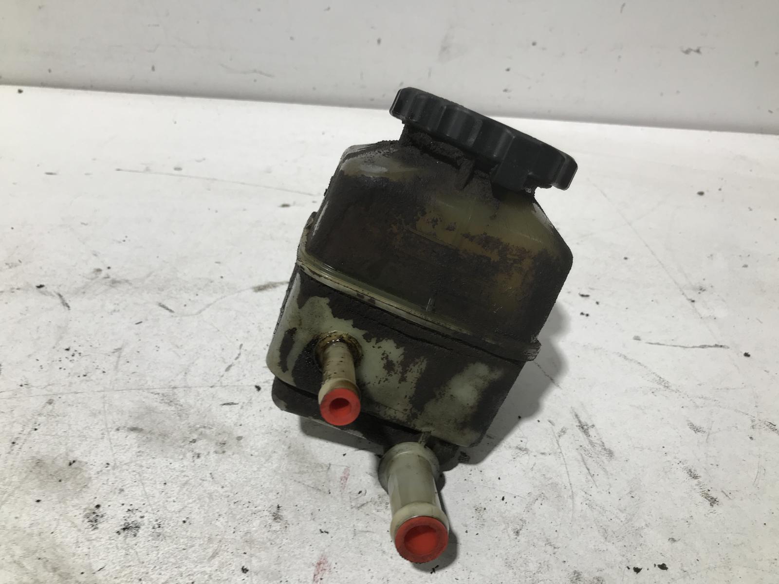 View Auto part P/S Reservoir Toyota Landcruiser 2004