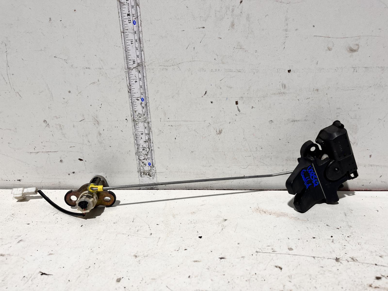 View Auto part Door/Boot/Gate Lock Lexus Es300 (92-05) 1999