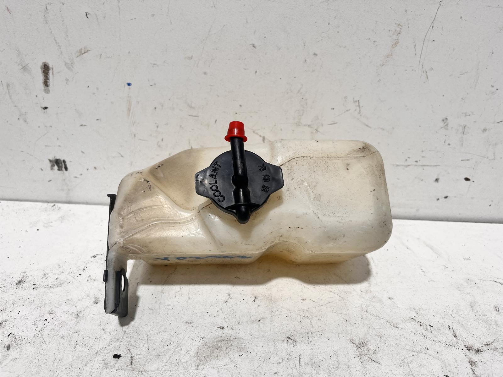 View Auto part Overflow Bottle Lexus Es300 (92-05) 1999