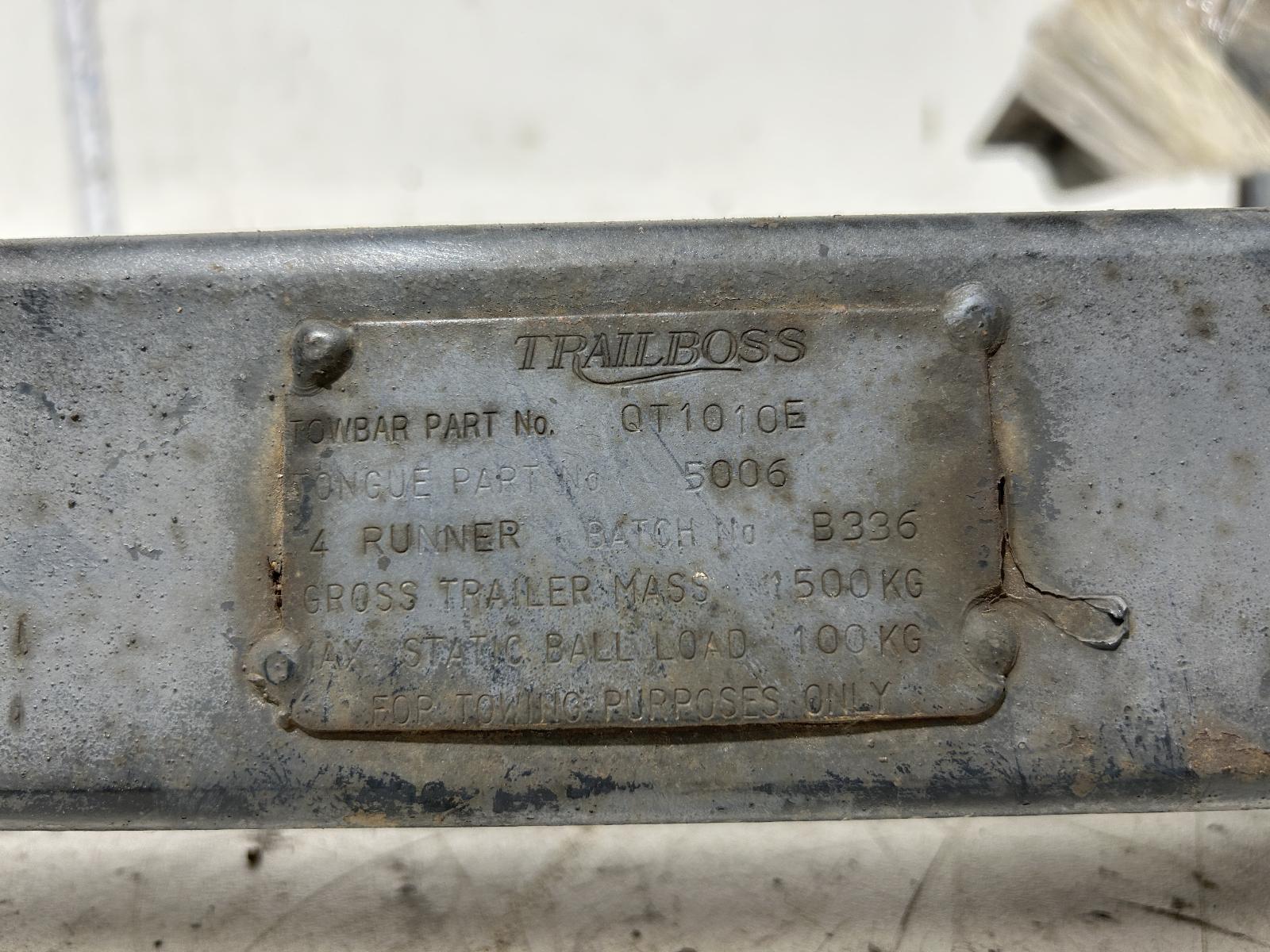 View Auto part Towbar Toyota Surf 1992