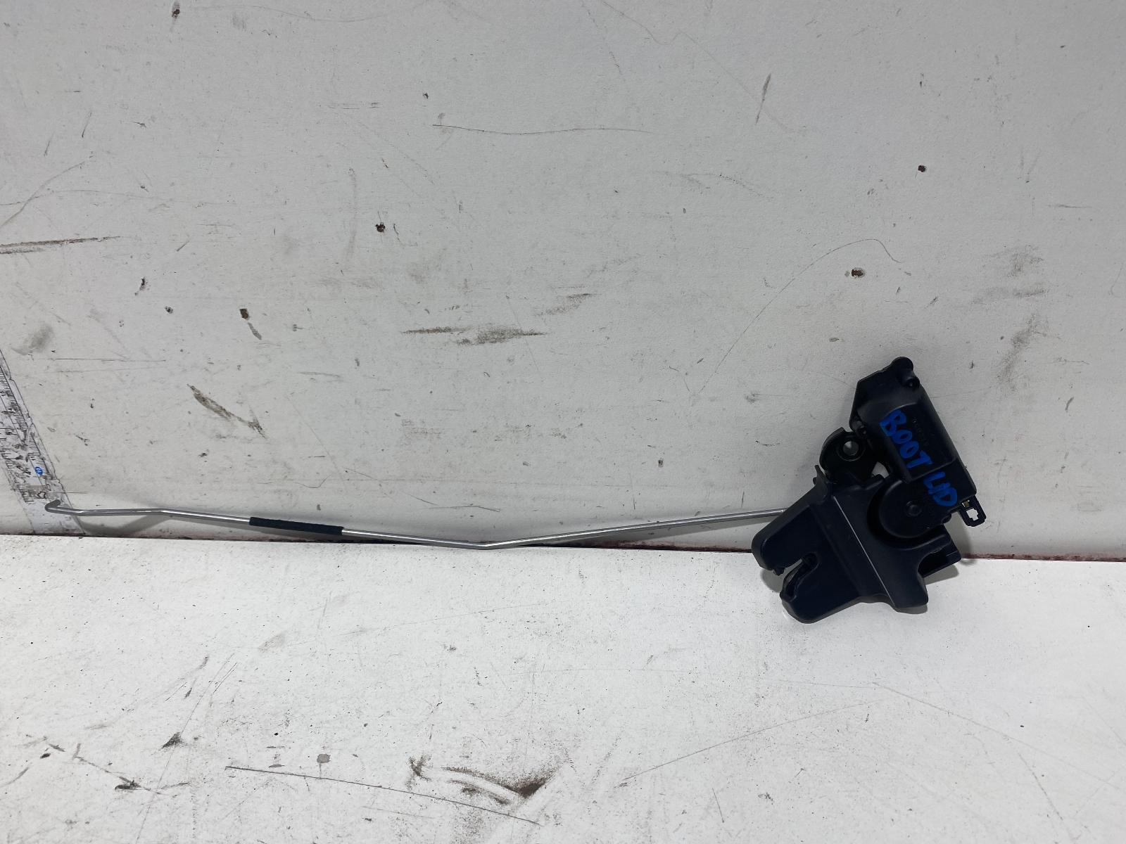 Door/Boot/Gate Lock Ls400 Lexus 1996