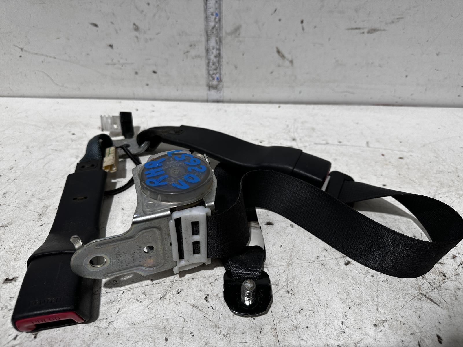 View Auto part Seatbelt/Stalk Toyota Camry 2014