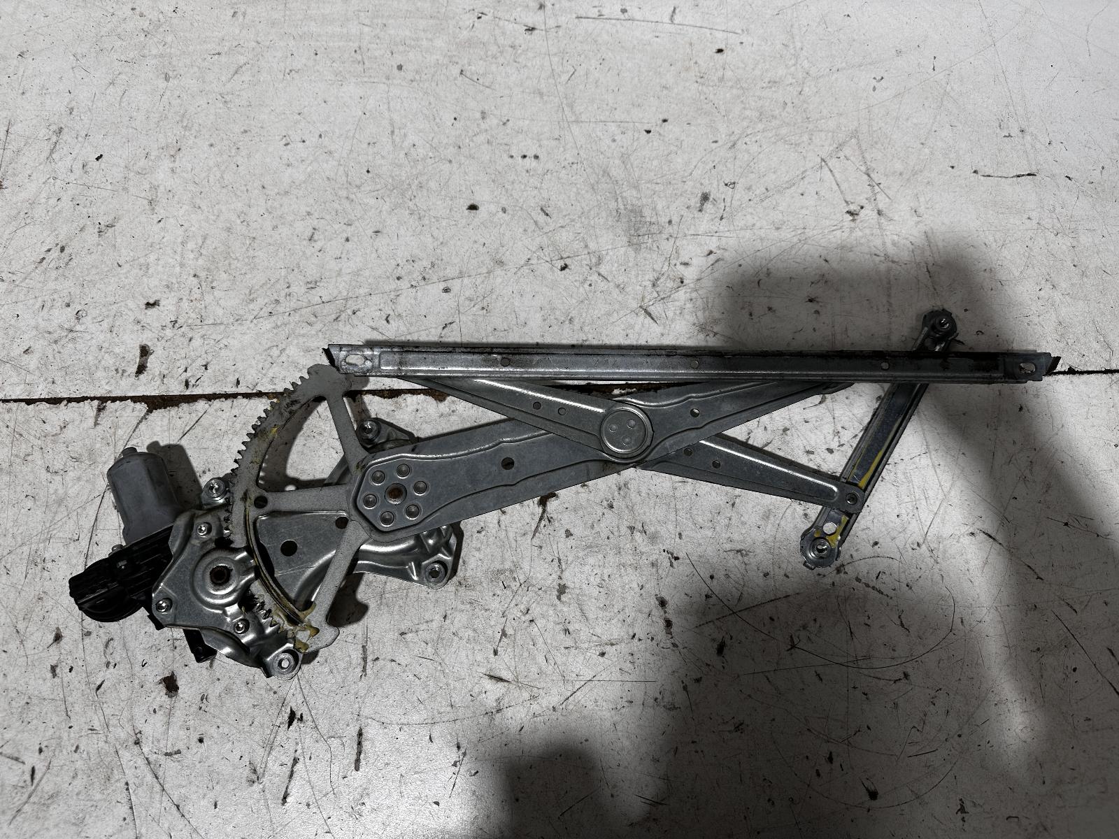 View Auto part Left Front Window Reg/Motor Toyota Camry 2014