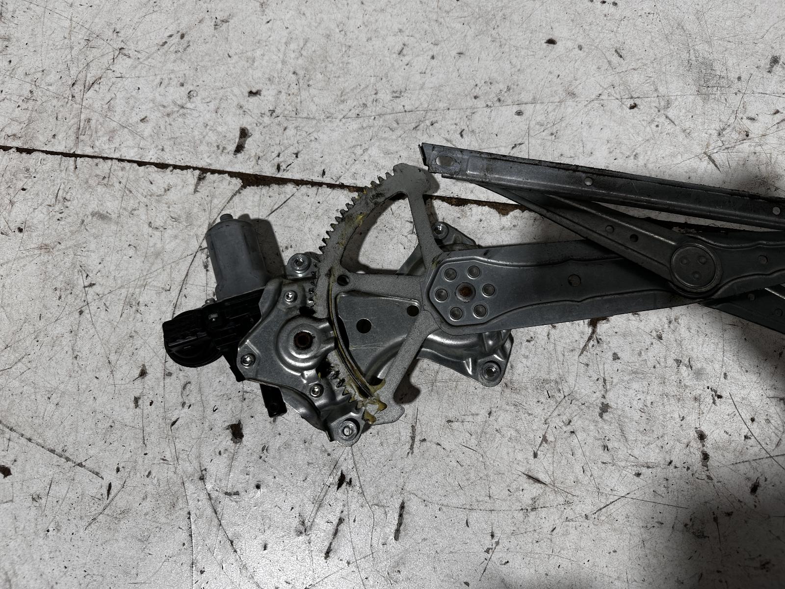 View Auto part Left Front Window Reg/Motor Toyota Camry 2014