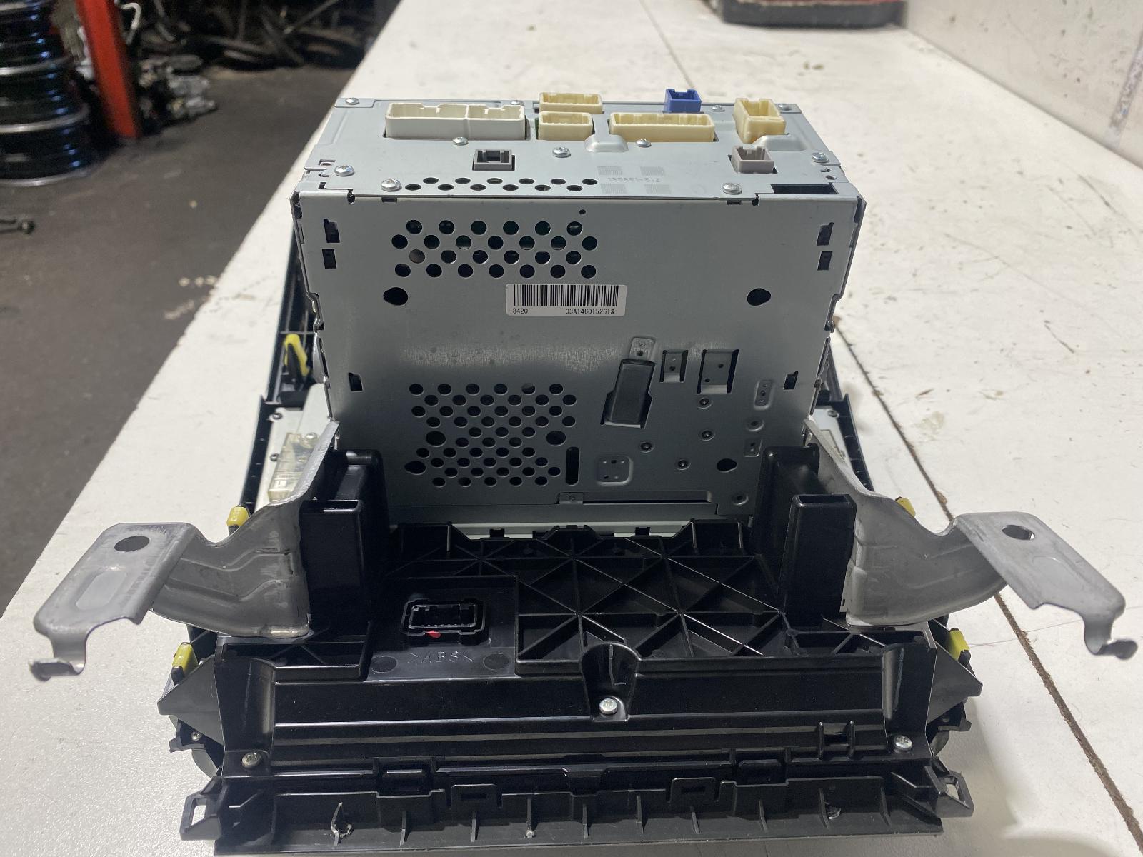 View Auto part Radio/Cd/Dvd/Sat/Tv Toyota Camry 2014